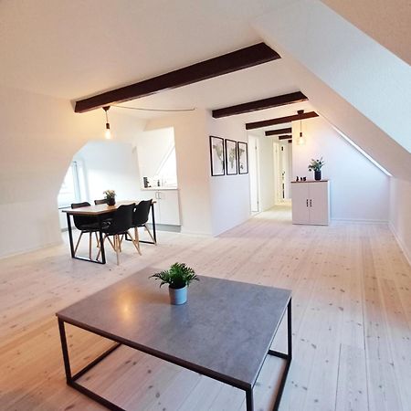 Beautiful 2 Bedroom Apartment Center Of City Randers Extérieur photo